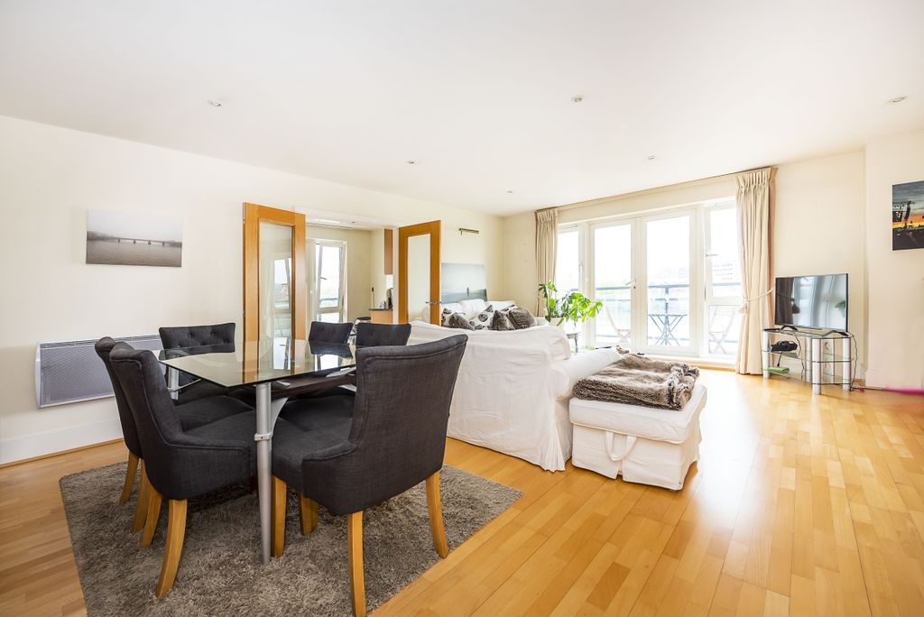Property photo 1 of 17 Putney Wharf