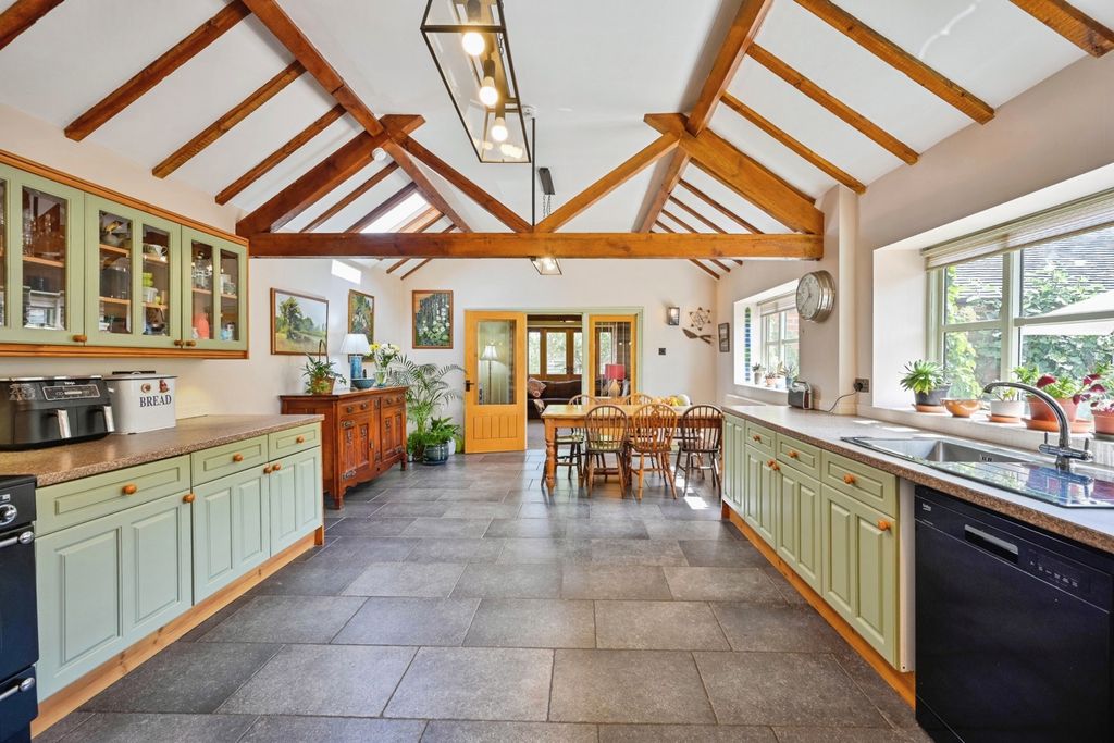 Property photo 2 of 27 Dining Kitchen
