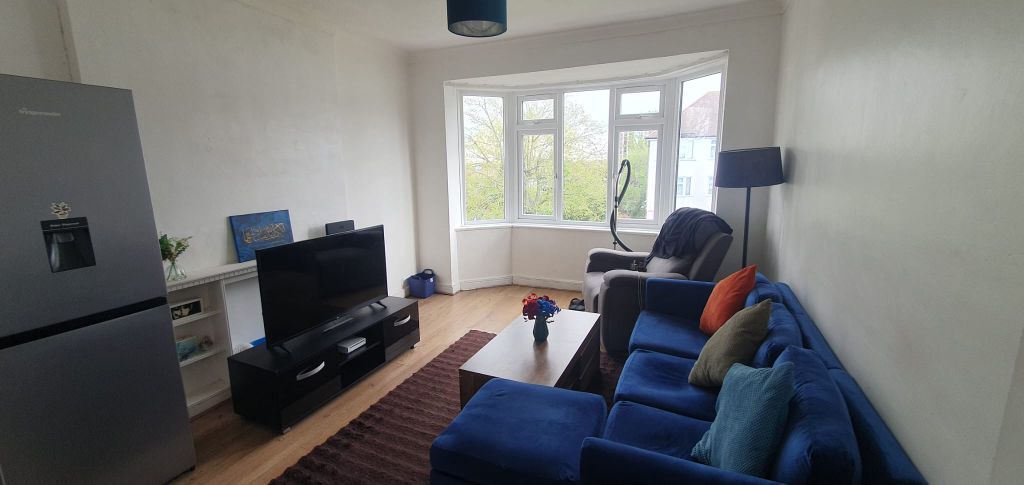 Property photo 3 of 6