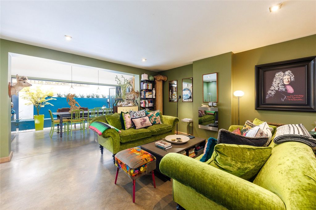 Property photo 1 of 10 Reception