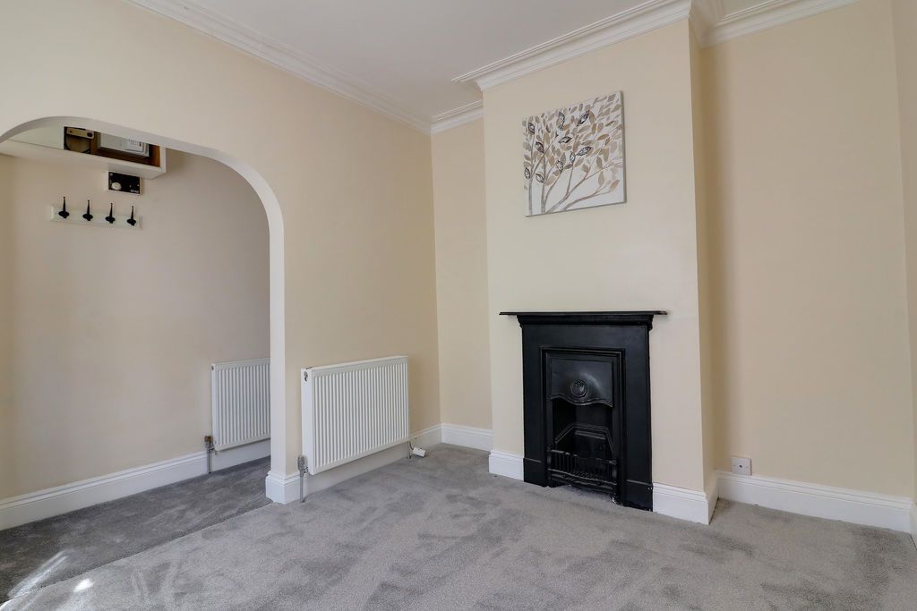 Property photo 1 of 15 Lounge