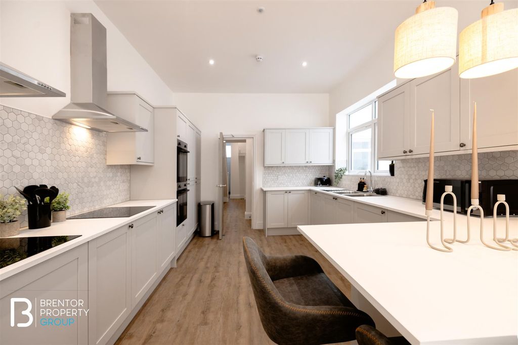 Property photo 3 of 10 Kitchen2.Jpg