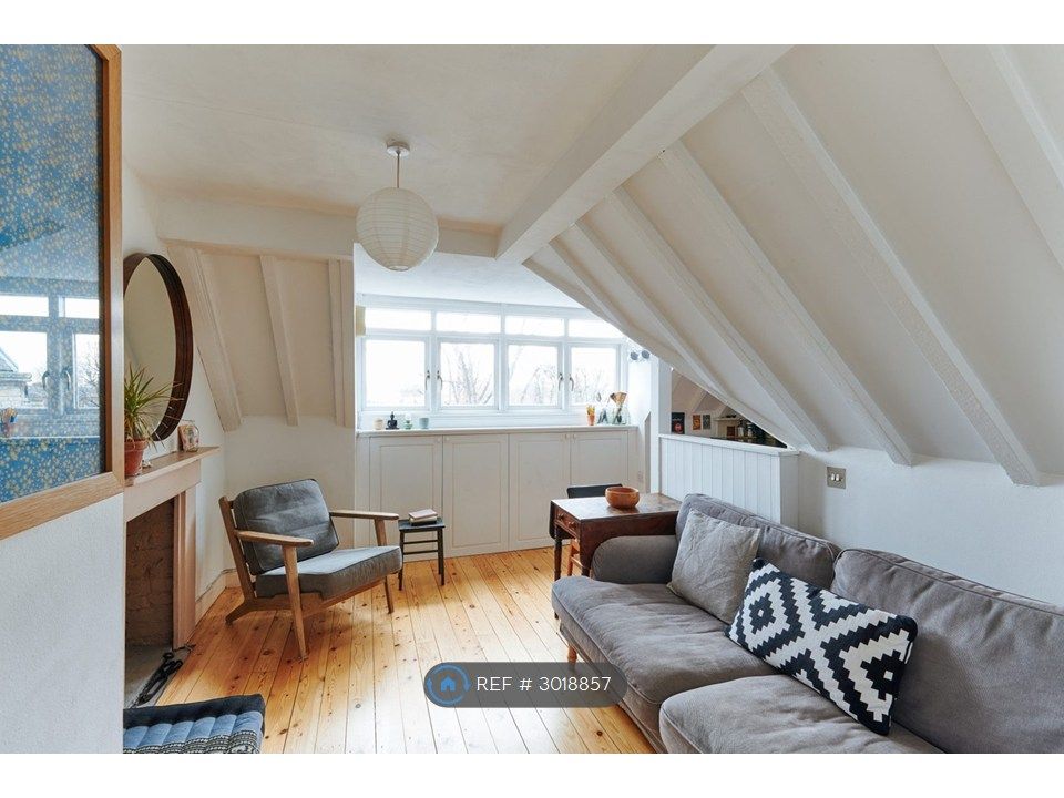 Property photo 1 of 10 Living Room