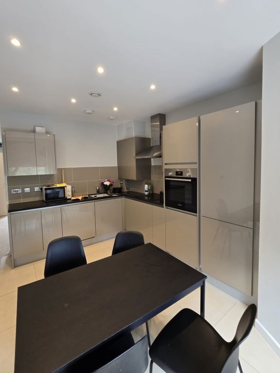 Property photo 2 of 7 Gallery