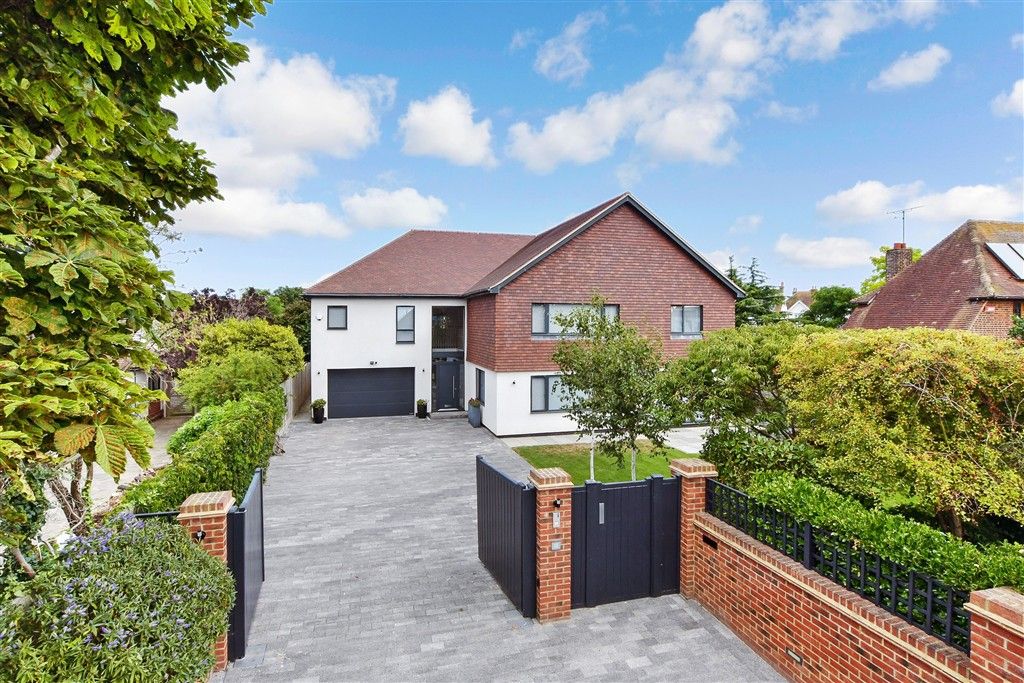 Property photo 1 of 19 External (Web)