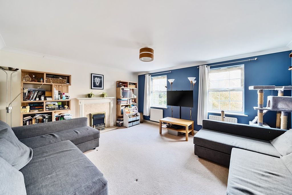 Property photo 2 of 22
