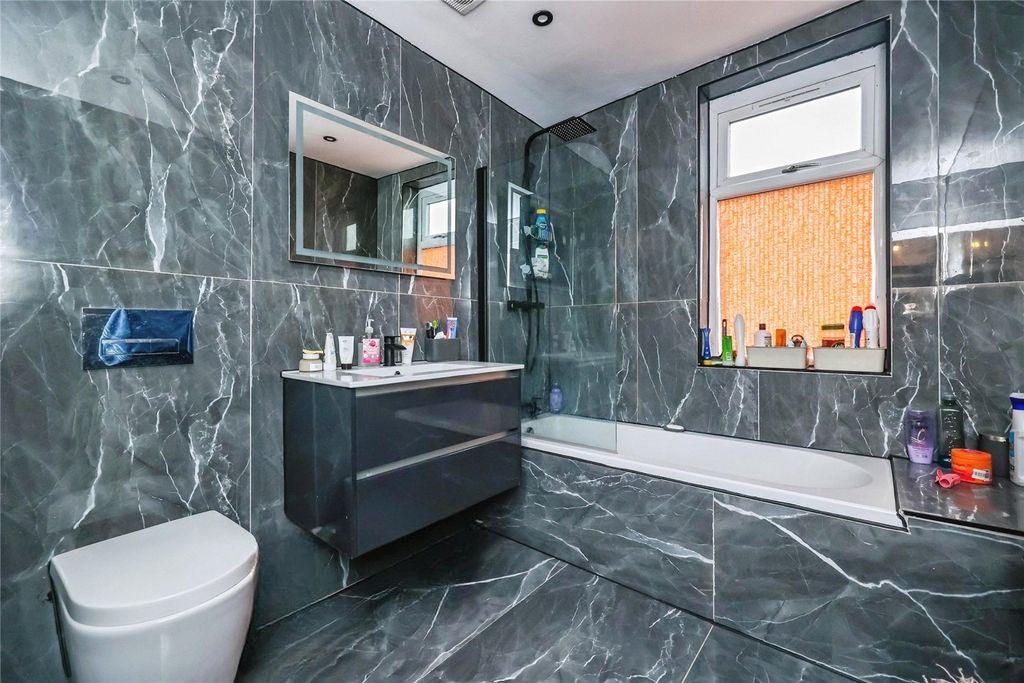 Property photo 3 of 11 Picture No. 05