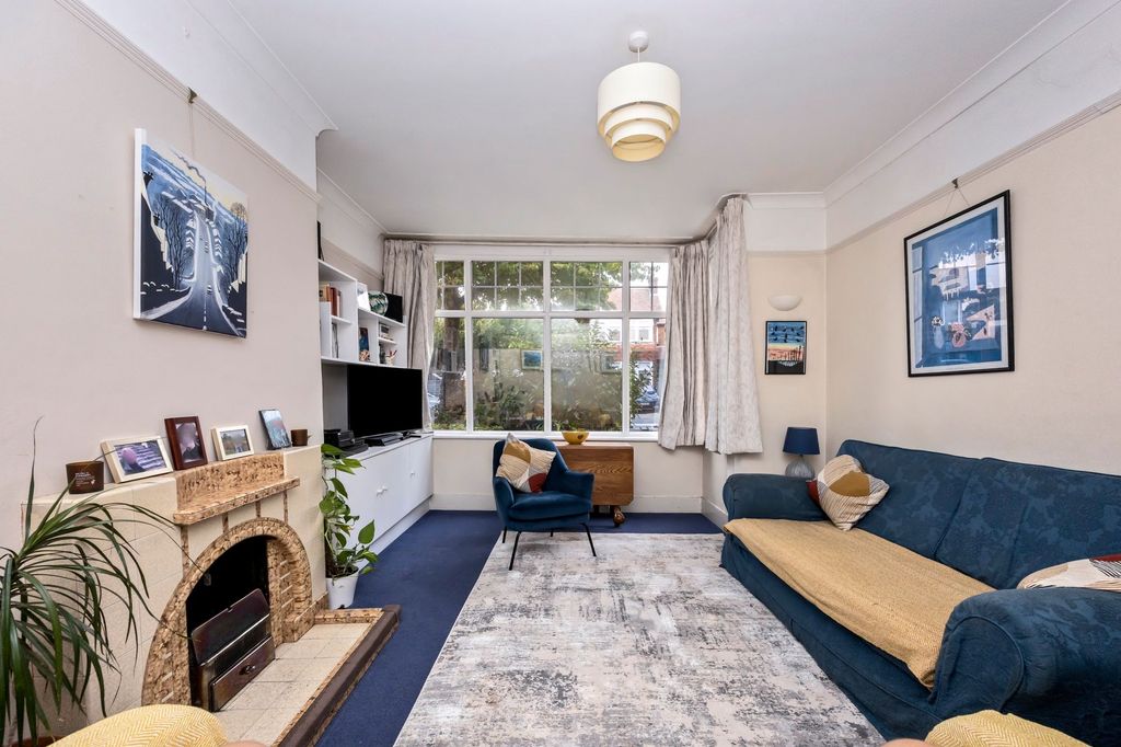 Property photo 3 of 19