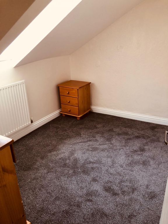 Property photo 2 of 8 Bedroom