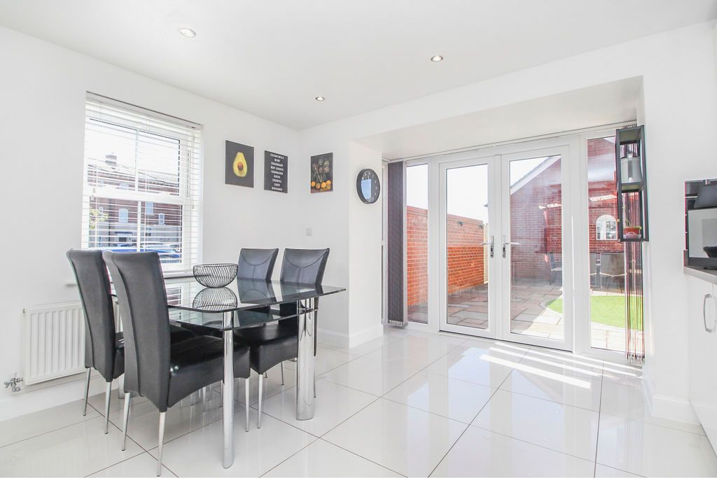 Property photo 3 of 30 Kitchen/Diner (4)