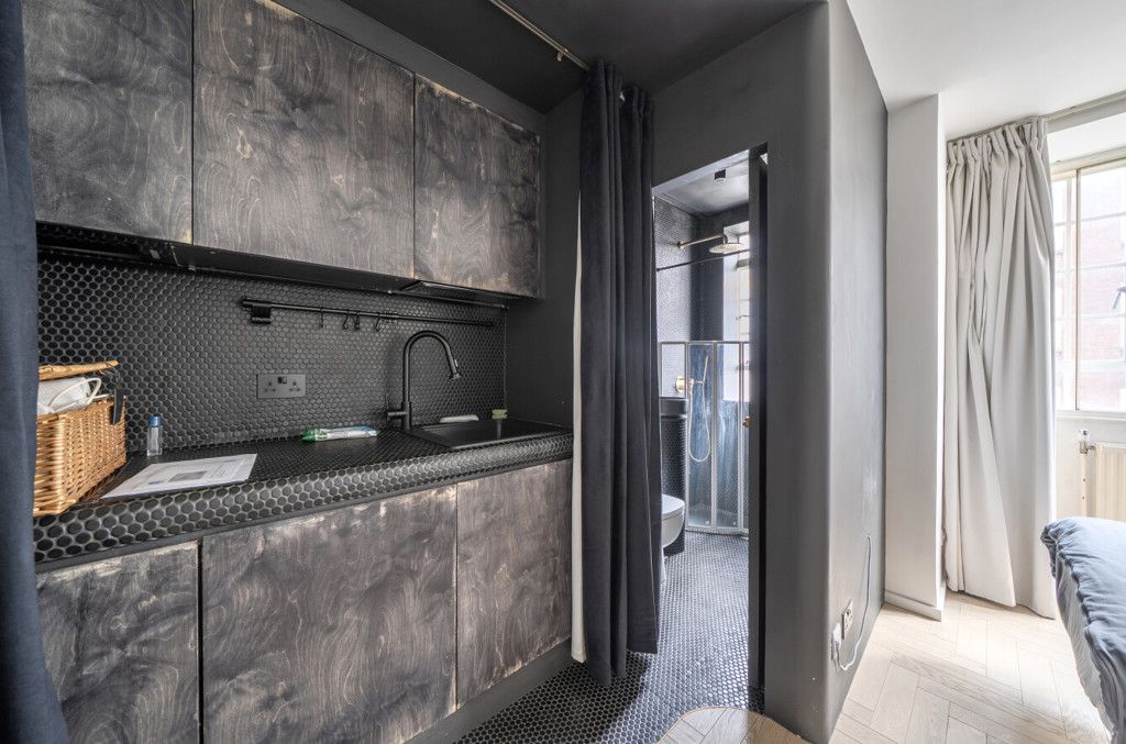 Property photo 3 of 8 1-6A208Fec99A71-1...