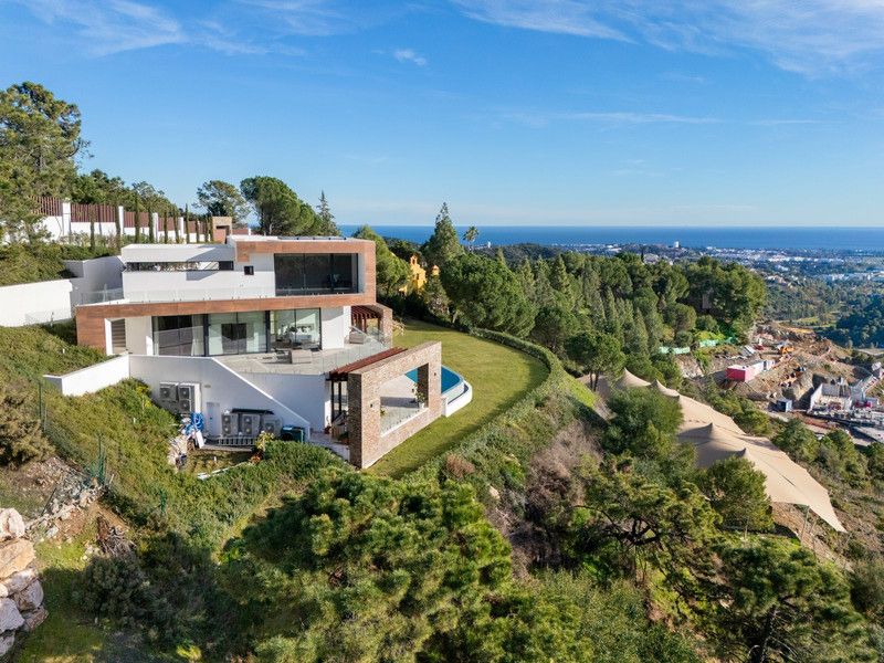 Property photo 2 of 34