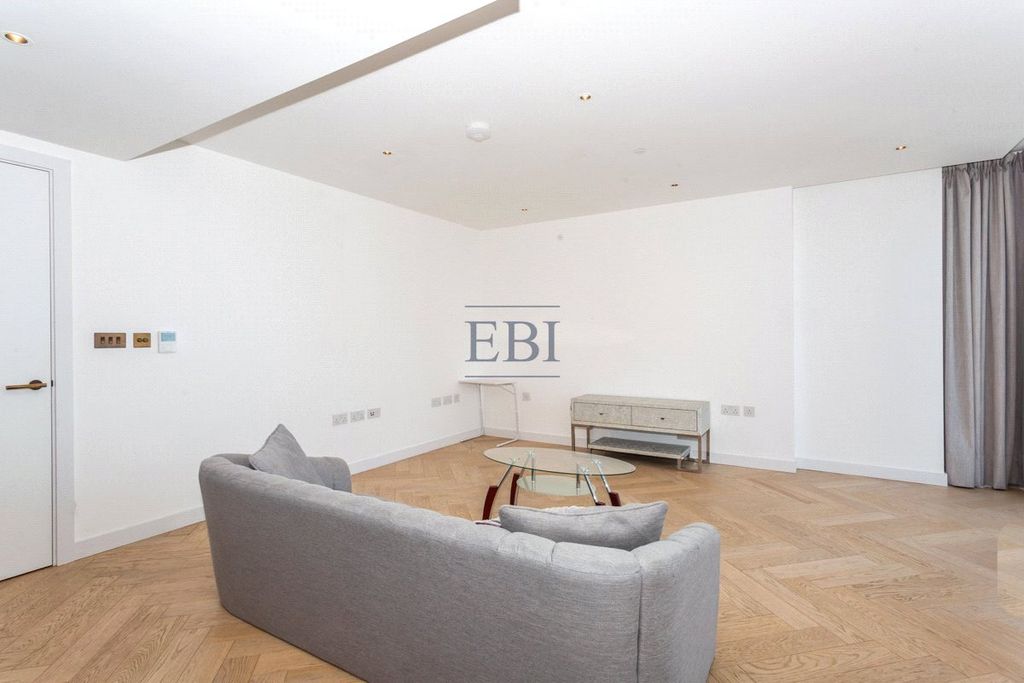 Property photo 3 of 33 Picture No. 44