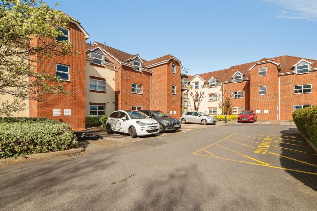 Property photo 1 of 16