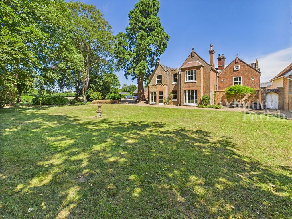 Property photo 1 of 50