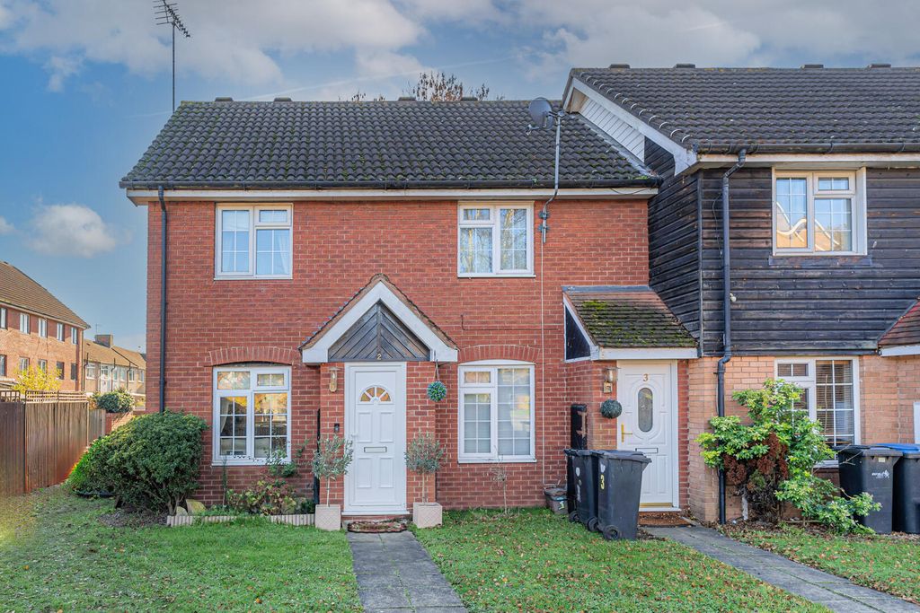 Property photo 1 of 21 Front (Exterior)