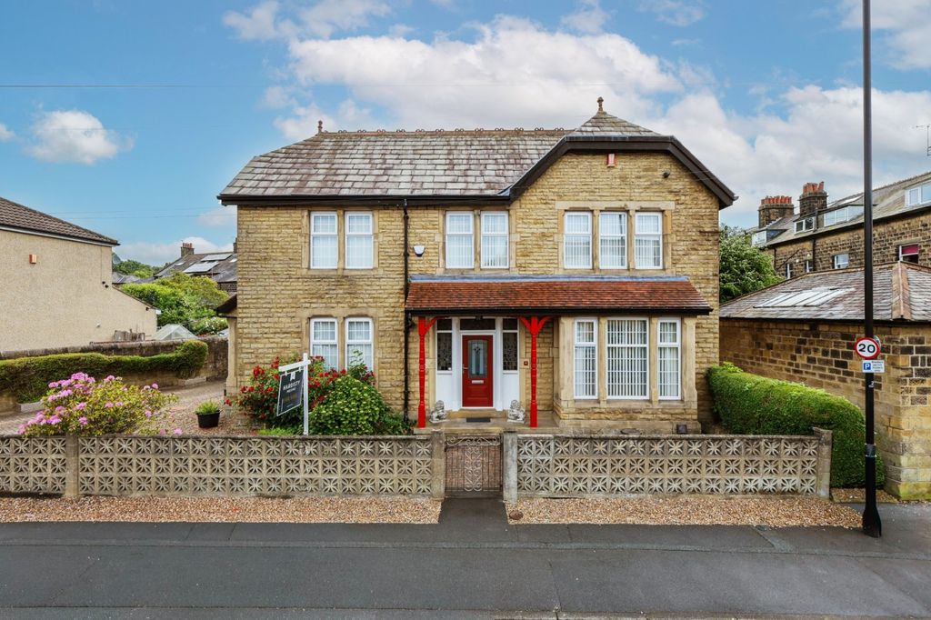 Property photo 2 of 27 Picture No. 71