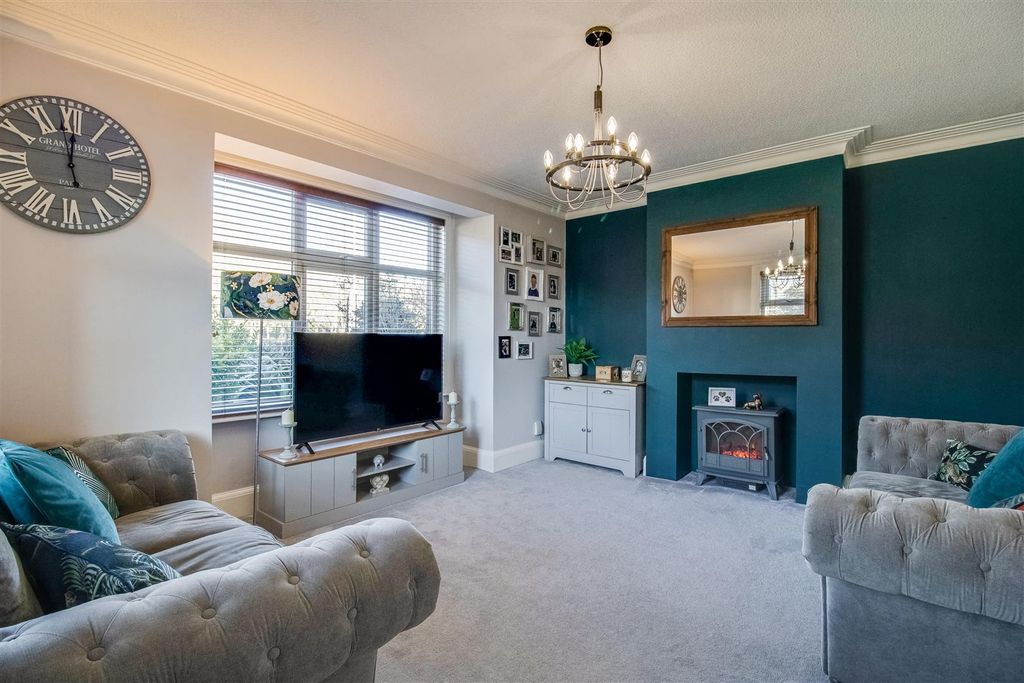 Property photo 2 of 17 Living Room