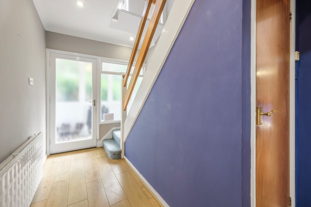 Property photo 2 of 20 Hall