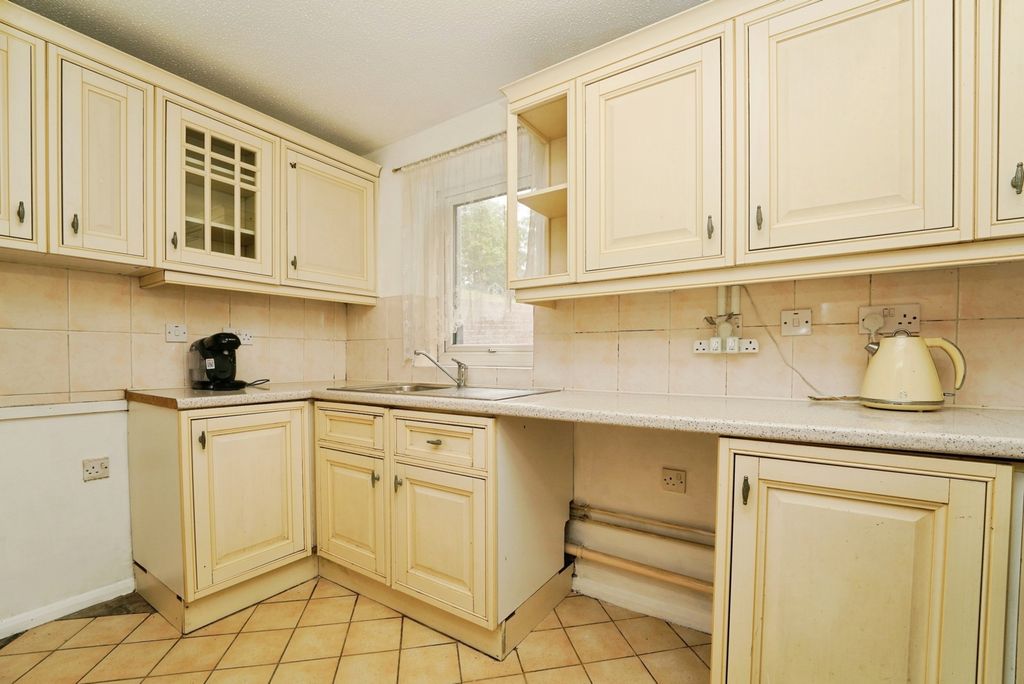 Property photo 3 of 14 Kitchen
