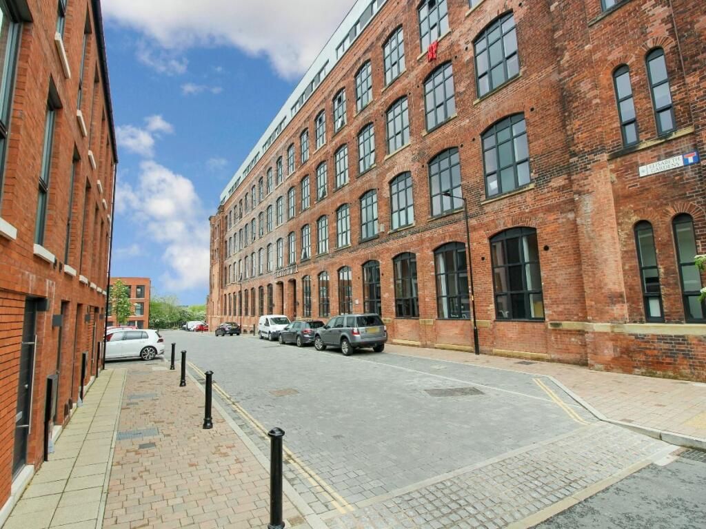 Property photo 3 of 9 External