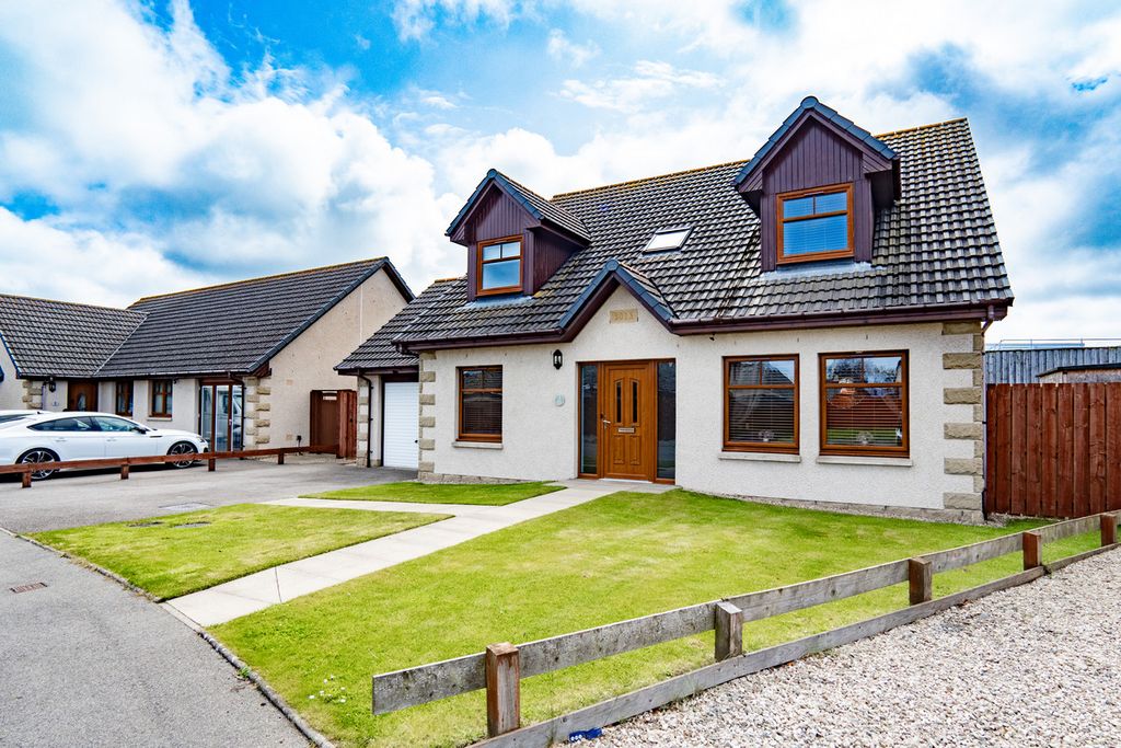 Property photo 1 of 42