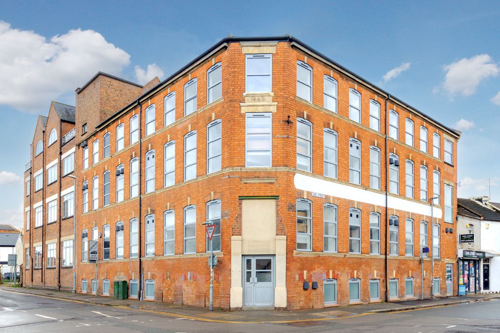 Property photo 1 of 11 0005