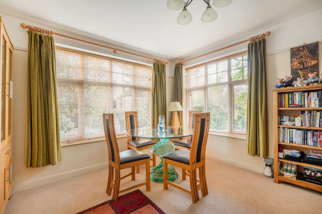 Property photo 3 of 10