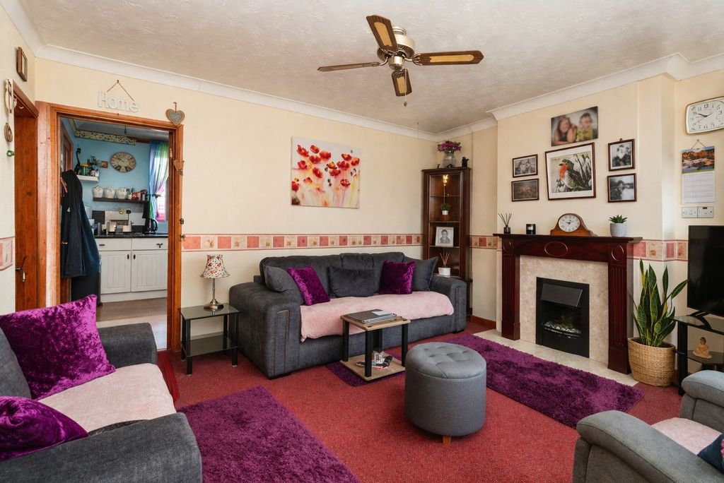 Property photo 2 of 12