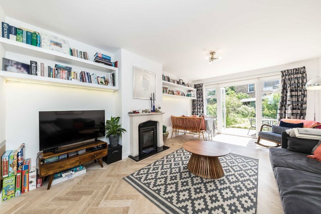 Property photo 2 of 7