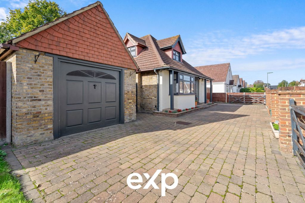 Property photo 2 of 34