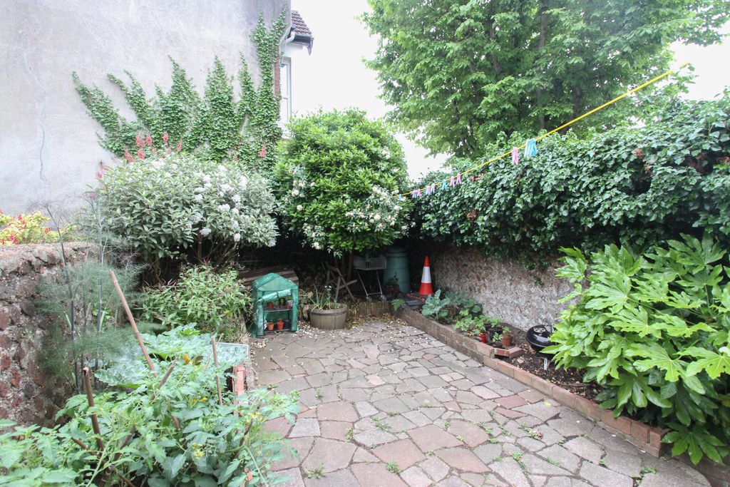 Property photo 3 of 7
