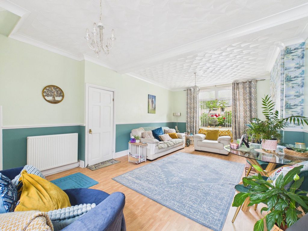 Property photo 2 of 32