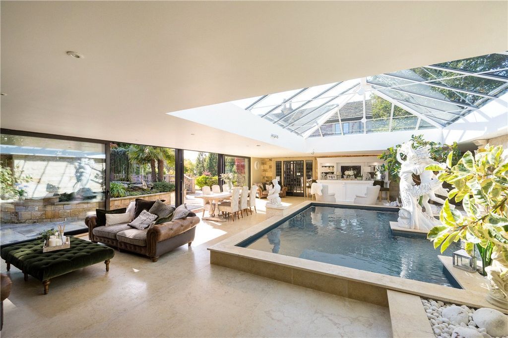 Property photo 2 of 25 Picture No. 14