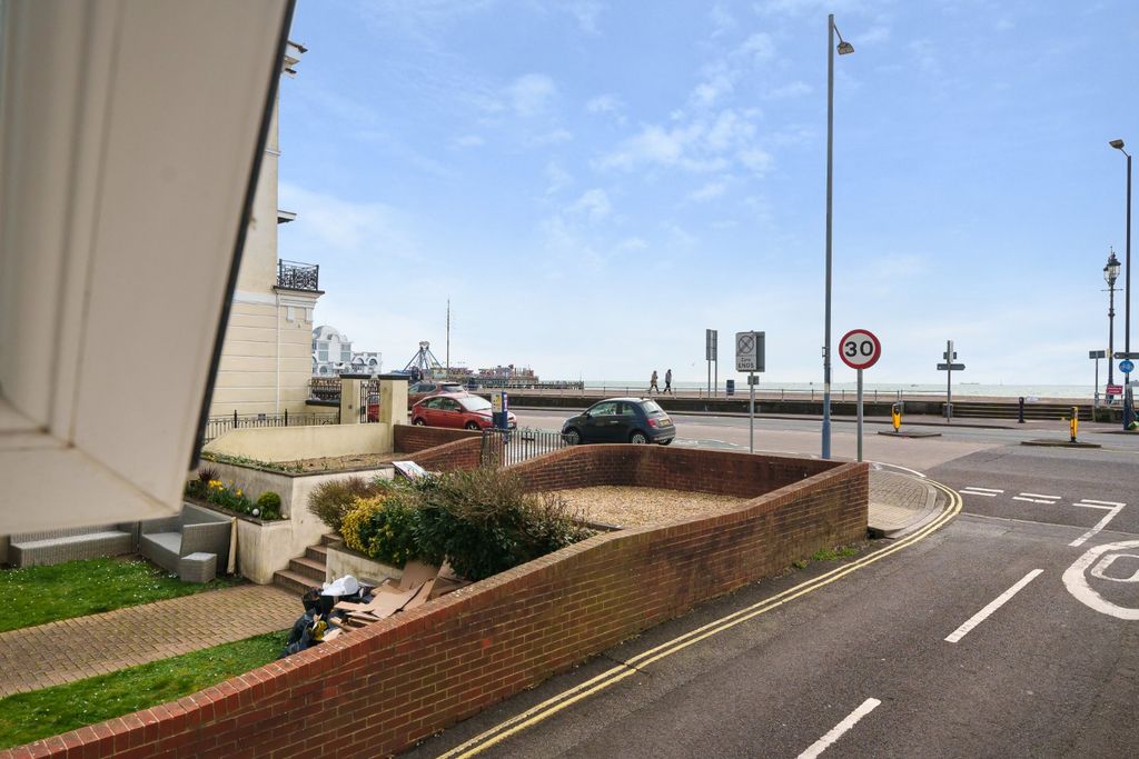 Property photo 2 of 12 Picture No. 10