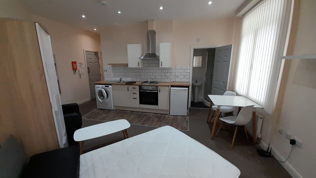 Property photo 1 of 5 New Commerce House, Flat 5