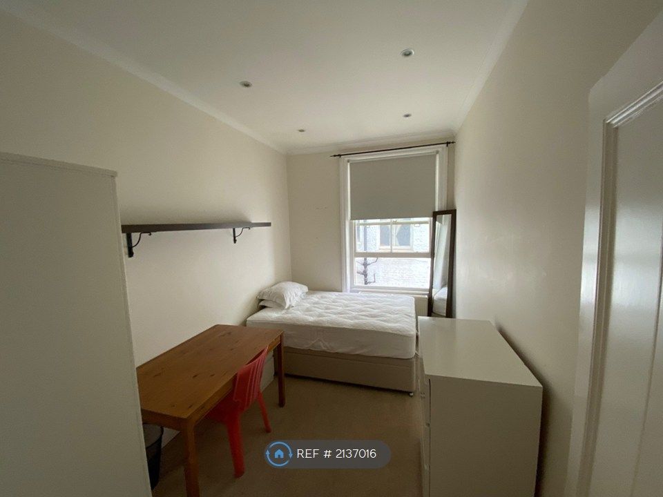 Property photo 1 of 13 Bedroom 1