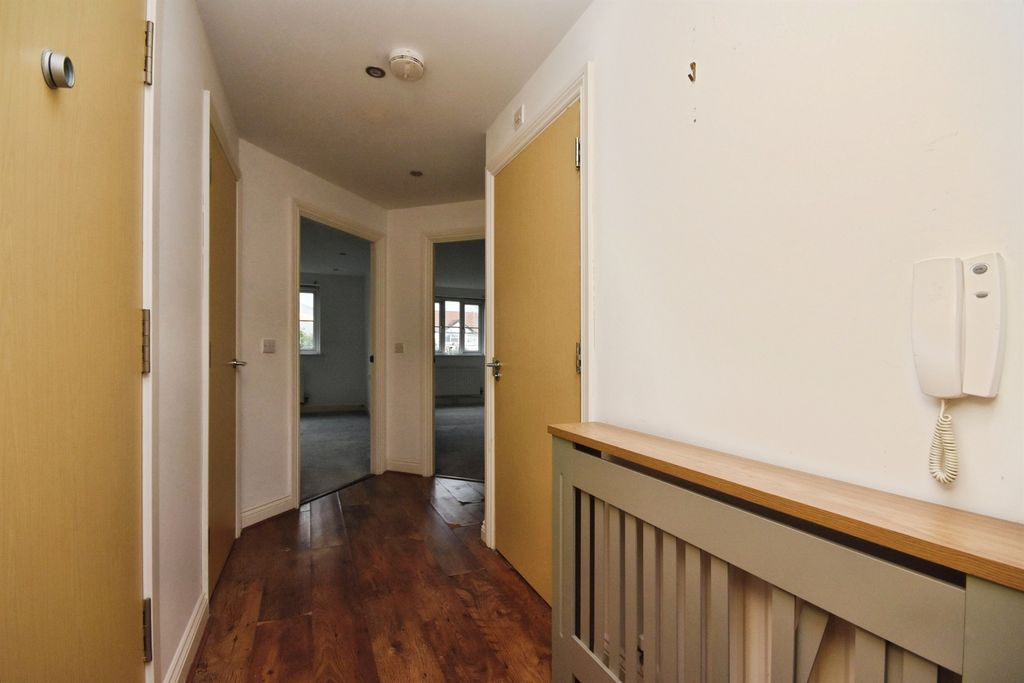 Property photo 3 of 11