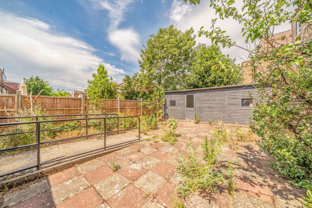 Property photo 2 of 8