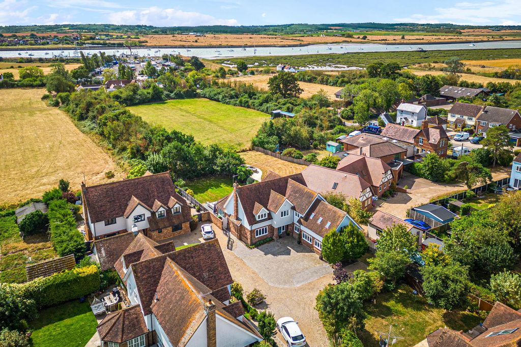 Property photo 3 of 62