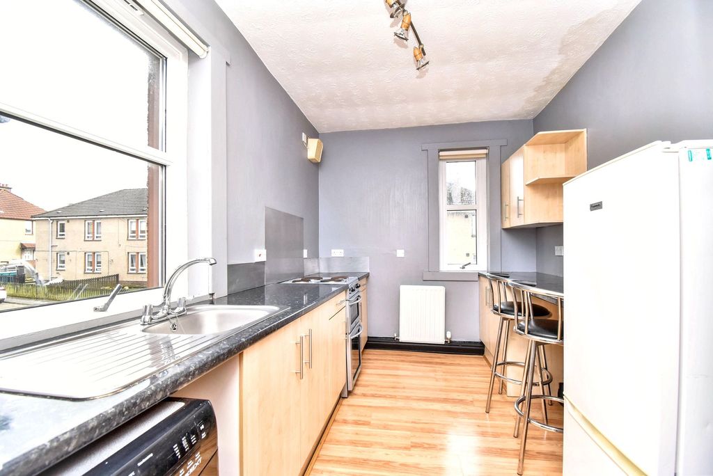 Property photo 3 of 8 Kitchen Angle 1