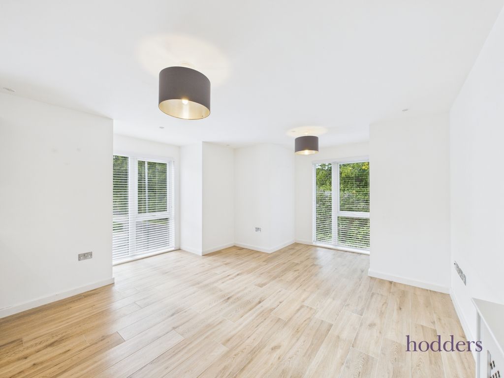 Property photo 2 of 12 Picture No. 33