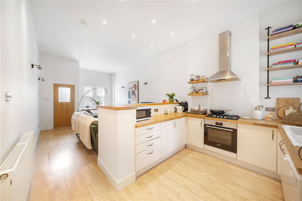 Property photo 2 of 15 Picture No. 04