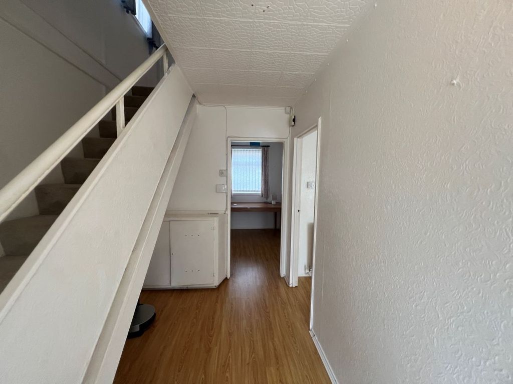 Property photo 3 of 27