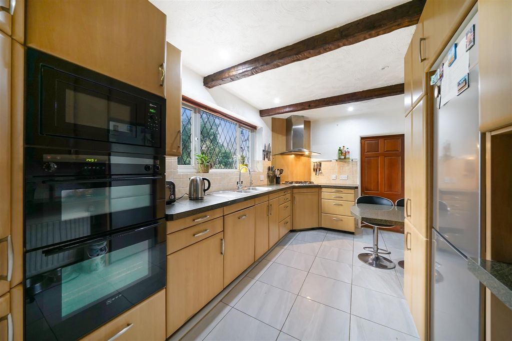Property photo 3 of 24 Banstead Road - Ryvhwhg7Eqjc7Hc9Yzub.Jpg