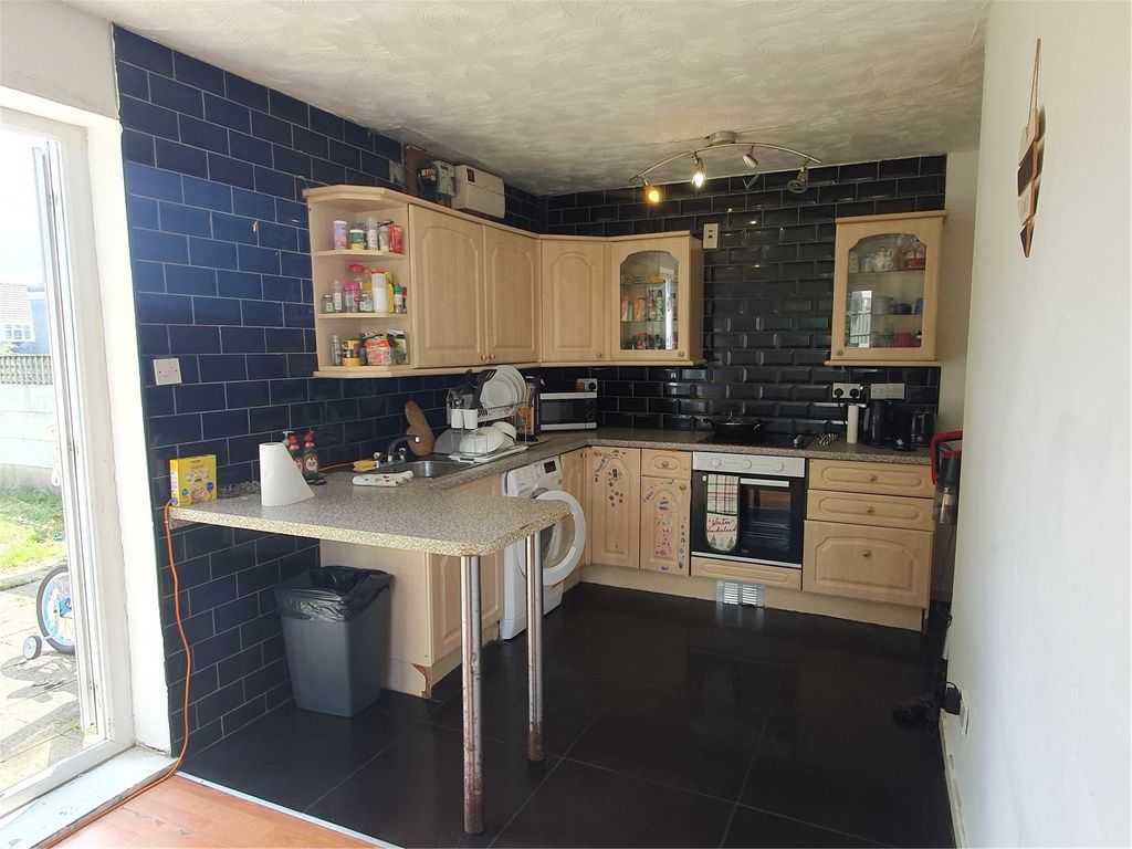 Property photo 3 of 8 Kitchen/Diner