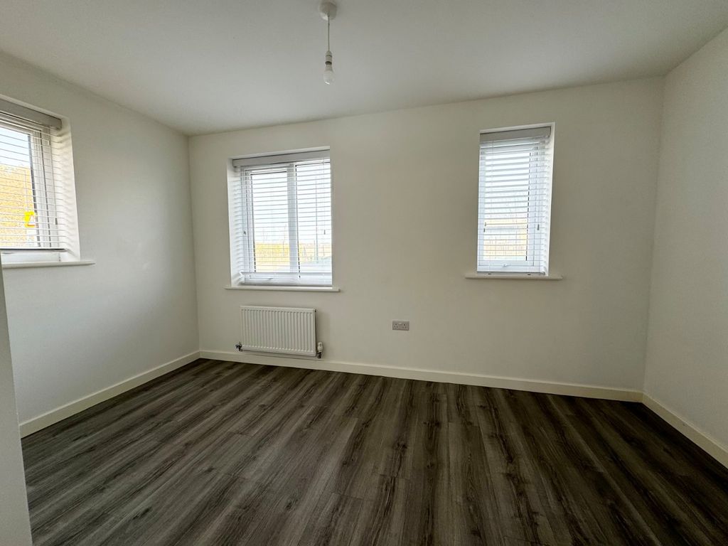 Property photo 3 of 13 Study