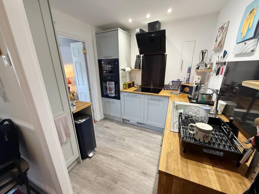 Property photo 3 of 5 Kitchen Of Flat