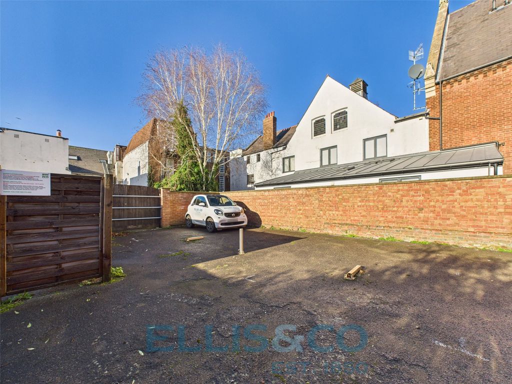 Property photo 2 of 6 Picture No. 04