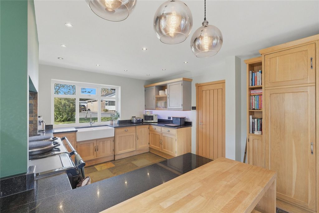 Property photo 3 of 41 Kitchen Breakfast